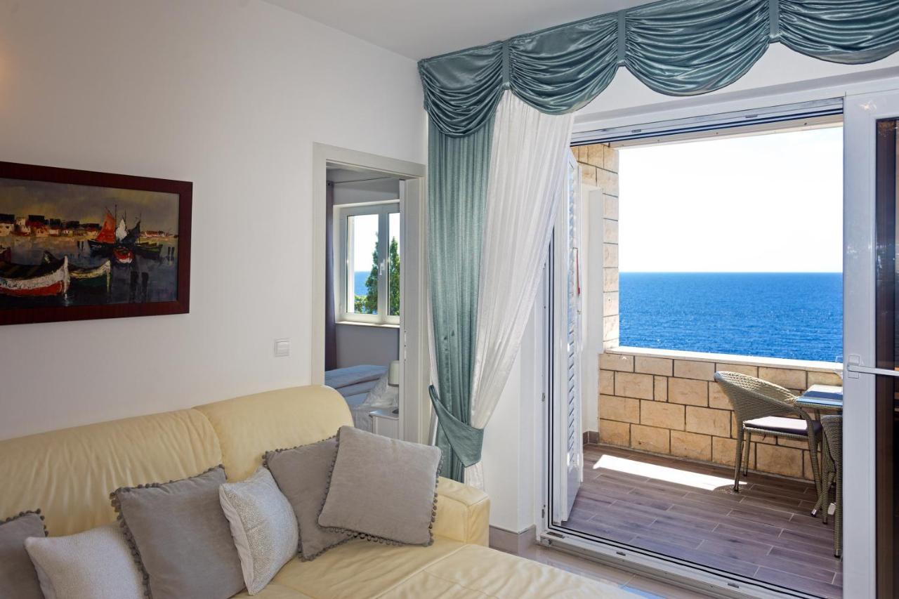 Antonia's Place By Kristonia